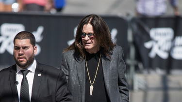 El brutal episodio de violencia de Ozzy Osbourne donde trató de asesinar a su esposa Sharon