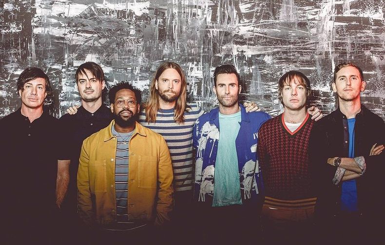 maroon5_23347827_1543653112337675_1452931666086461440_n e1575908708936.jpg