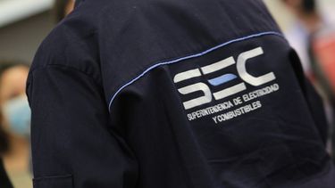 Diputado Tapia oficia a la SEC para postergar alza de la luz ante posibles aumentos de hasta 20% / Agencia Uno