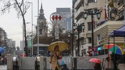 Se viene la lluvia en Santiago: Confirman pronóstico de precipitaciones y viento en la RM