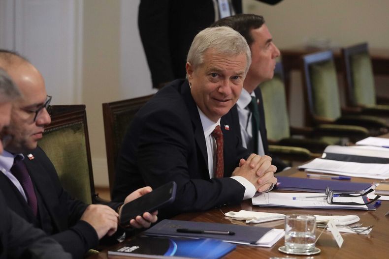 Presidente Kast apoya a ministro Jorge Quiroz - Agencia Uno