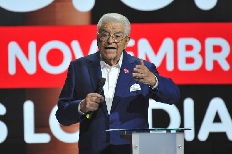 6746 teleton don francisco.jpg