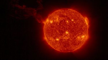 El Desconcierto | Solar_Orbiter_captures_giant_solar_eruption_pillars.jpg