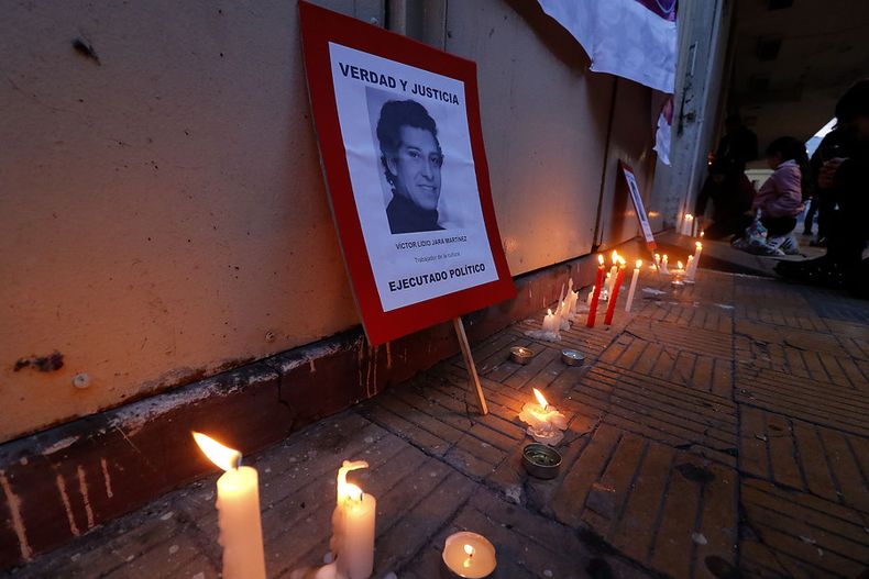 18 condenados por crimenes en dictadura estan profugos se relacionan a caso quemados y victor jara.jpg