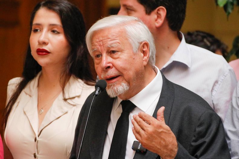 19300 a uno 1629561.jpg