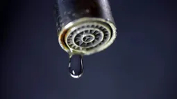 Bloqueó camino con cerco e impidió reparar rotura de matriz dejando a 8 familias sin agua: Corte ordenó retirar el cierre