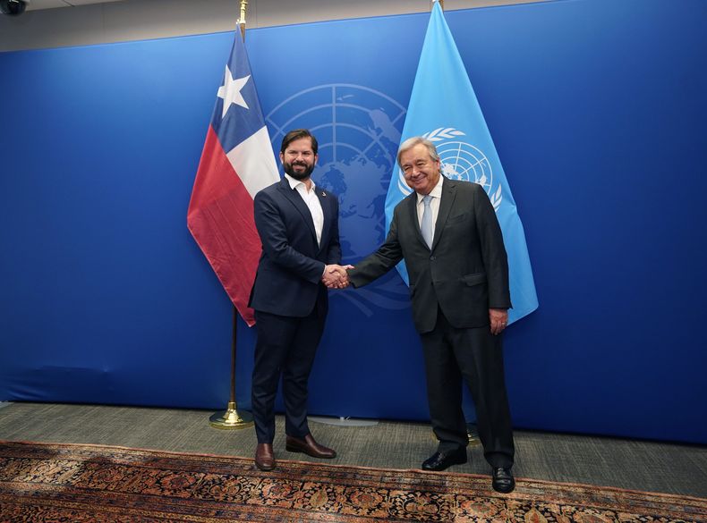 Boric y Guterres scaled.jpg