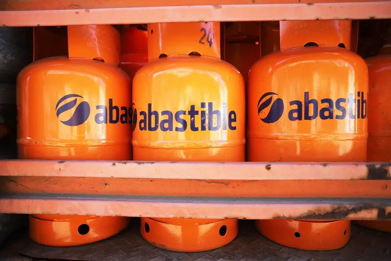 abastible vendia cilindros de gas fallados con riesgo de fuga  tras fiscalizacion del sec fue multada con 13 millones.webp