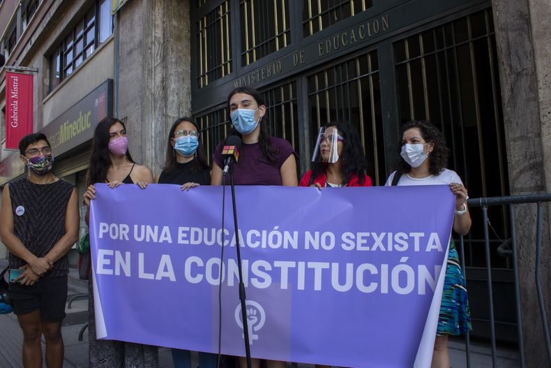 Feministas manifiesto ESI 2.jpg