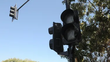 Corte de luz en Santiago: Coordinador Eléctrico explica que se debió a incendio que desconectó línea Ancoa-Jahuel