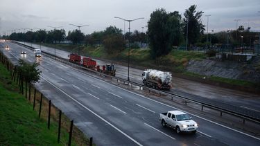 El Desconcierto | un grupo de diputados presentaron un proyecto para modificar ley de transito con el fin de registrar la entrada y salida de vehiculos en recintos publicos, mejorando la capacidad de respuesta ante delitos vehiculares.jpg