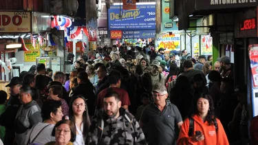 Limpieza de vidrios, nuevas luminarias y techumbres: Mercado Central partirá un 2025 renovado