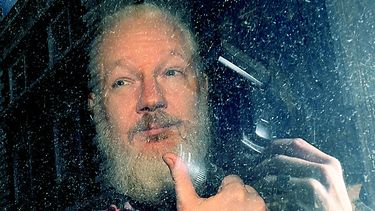 EE.UU. dice que es necesario evaluar la salud mental de Assange