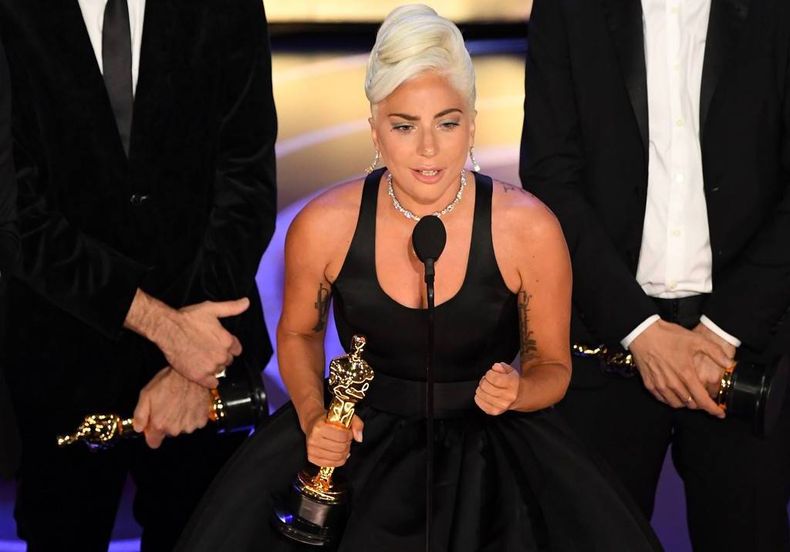 lady gaga oscars.jpg