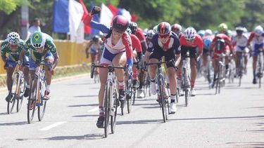 Paola Muñoz ganó medalla de oro en Panamericano de Ciclismo de Ruta y clasificó al Mundial