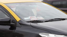 Lanzan campaña de fiscalización de taxis: Busque sello de seguridad con código QR en parabrisas