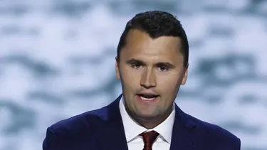 No te queremos en el país: EEUU niega visas a extranjeros que se burlaron del crimen de Charlie Kirk