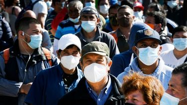 España vuelve al uso de mascarilla en recintos médicos por alza de enfermedades respiratorias