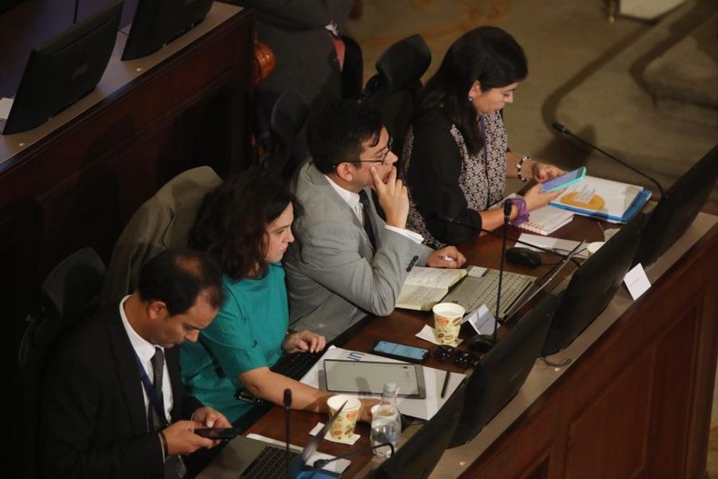 Comisionados oficialistas scaled e1684296059451.jpg