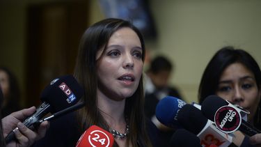 REDES| No hay perdón: Le recuerdan a diputada Camila Flores el día en que cuestionó a mujer por denunciar violación en dictadura