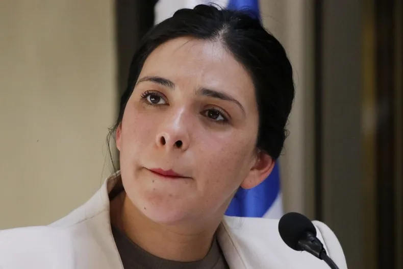 12466 karolcariolaportada.webp