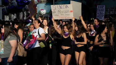 Si es futbolista o subsecretario: Orellana destaca avances en día contra la violencia hacia las mujeres