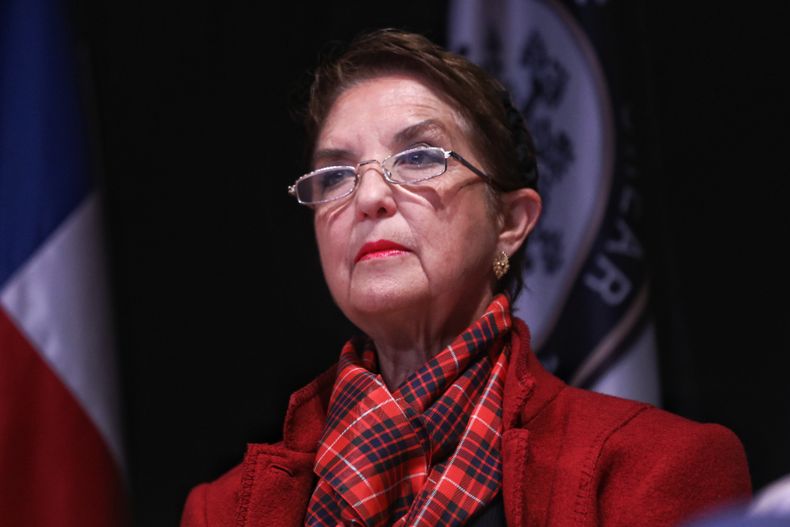 gloria hutt video metro.jpg